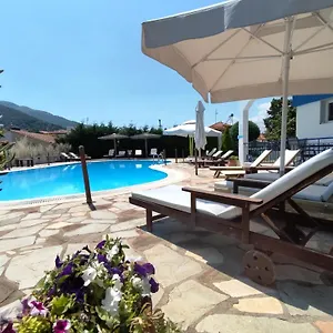 villa-riviera.hotelschalkidiki.net/